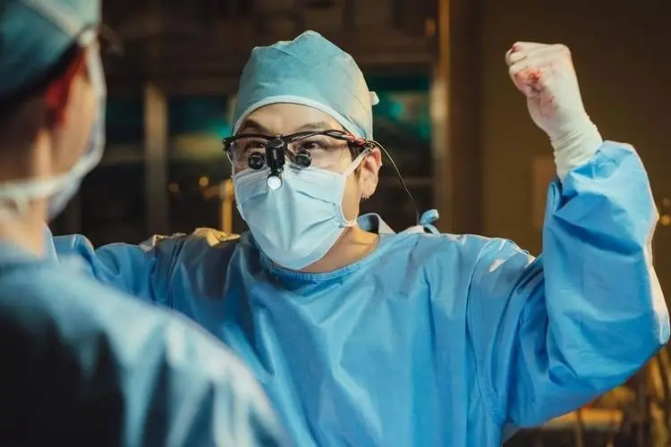 Spoiler Ghost Doctor Episode 16: Go Seung Tak dan Cha Young Min Atur Strategi Baru Libatkan Dokter An?