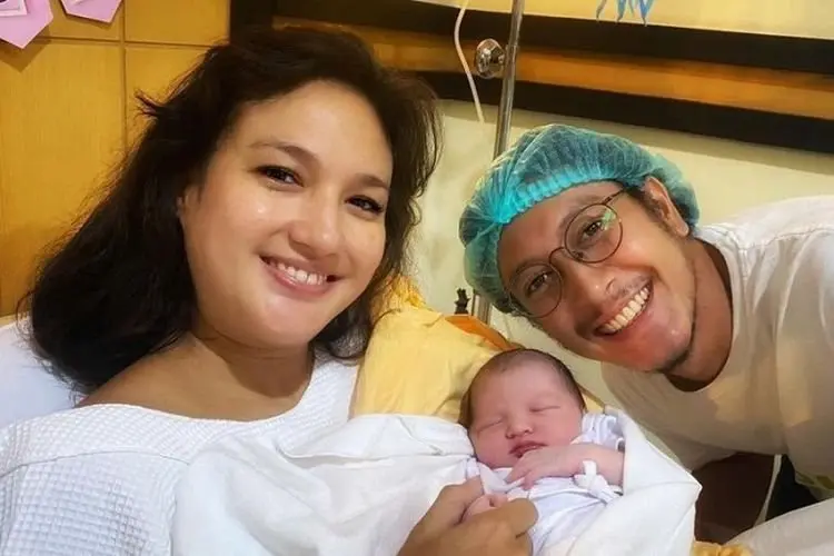 Nadine Chandrawinata dan Dimas Anggara Dikaruniai Anak Pertama,Â Nama sang Buah Hati Langsung Diumumkan