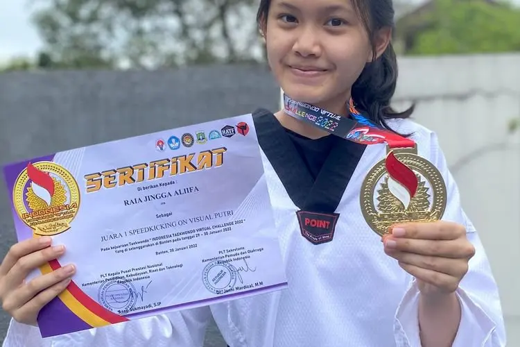 Mengenal Sosok Raia Jingga Aliifa, SIswi SMAN 3 Bandung Yang Memiliki Segudang Prestasi