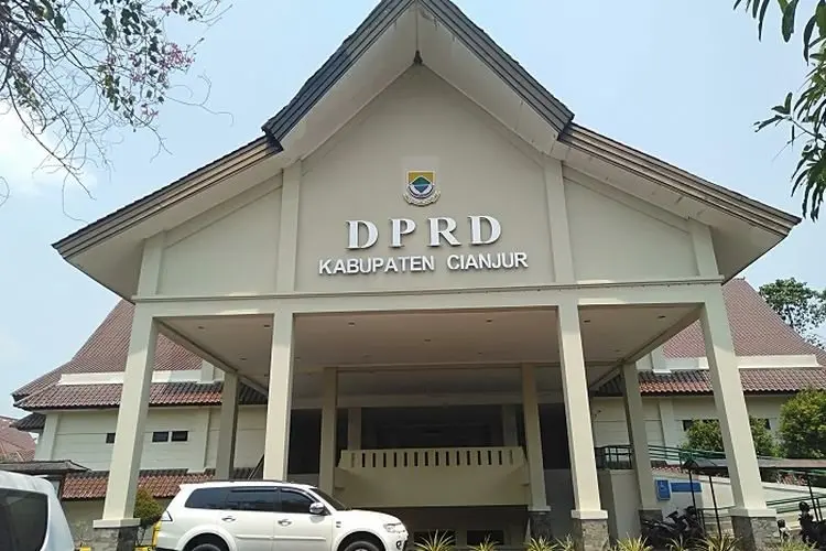 Dewan Minta Pemkab Tunda Pembelian Mobil Mewah, Ini Alasannya