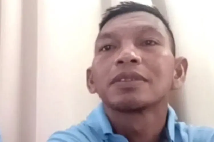 Bek Sayap Persela Valentino Telaubun Janji Mati-matian Bendung Serangan Persib