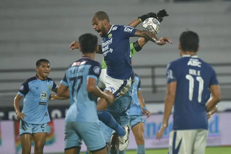 Puja-puji Ragil Sudirman untuk Skuat Persela Usai Imbangi Persib 1-1