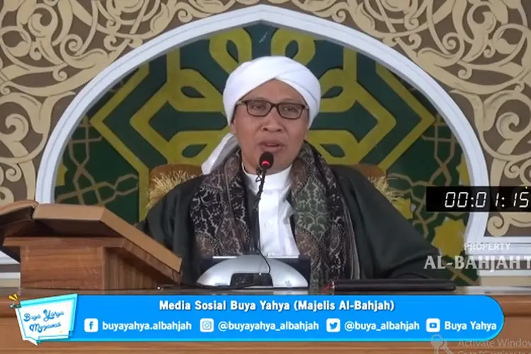 Begini Hukum Membeli Baju Lebaran, Buya Yahya: Hati-Hati Bisa Jadi Haram!