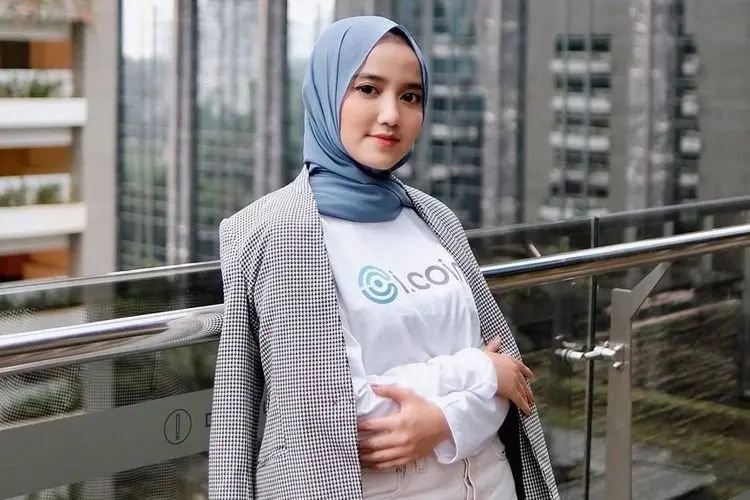 Kuliah di 4 Kampus, Netizen Minta Wirda Mansur Dipertemukan dengan Maudy Ayunda di Podcast Deddy Corbuzier