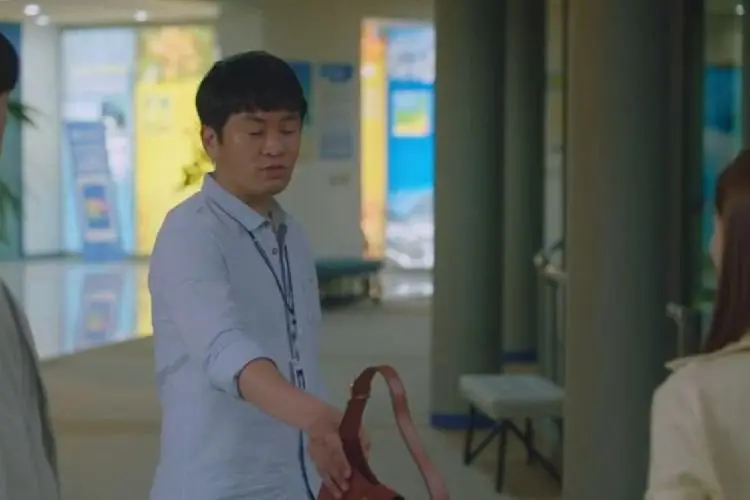 Spoiler Forecasting Love and Weather Episode 6: Jin Ha Kyung Mulai Tak Percaya Lee Shi Woo?