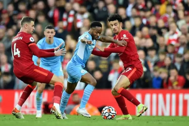 Sengit, Liverpool Sementara Ungguli Man City