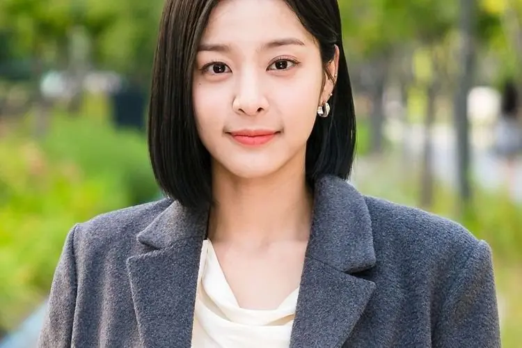 Sinopsis A Business Proposal Episode 2: Jin Young Seo Temukan Dambaan Hatinya, Siapa Dia?