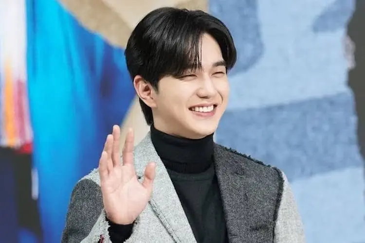 Yoo Seung Ho Resmi Menandatangani Kontrak dengan Agensi YG Entertainment