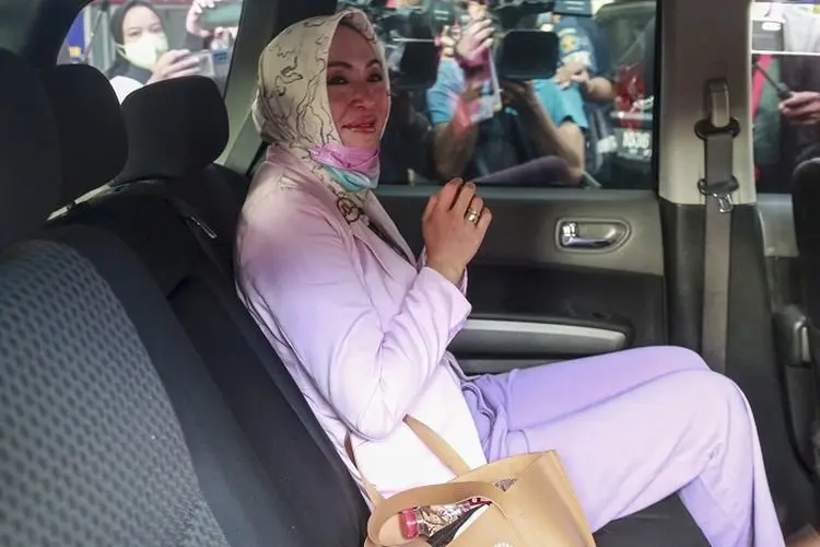 Hirup Udara Bebas , Angelina Sondakh: Terima Kasih Allah Telah Menampar Saya...
