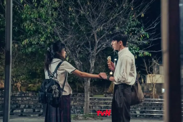Spoiler Twenty Five Twenty One Episode 7: Baek Yi Jin Selamatkan Na Hee Do Lagi, Kisah Romantis Terjalin