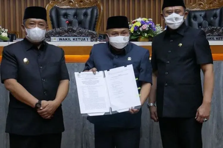 Rapat Paripurna DPRD Kota Bandung Usulkan Yana Mulyana Jadi Orang Nomor Satu di Kota Kembang