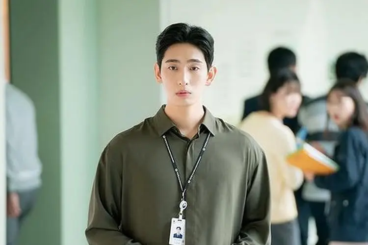Pemain Drama 'Forecasting Love And Weather' Yoon Bak Dikonfirmasi Positif Covid-19