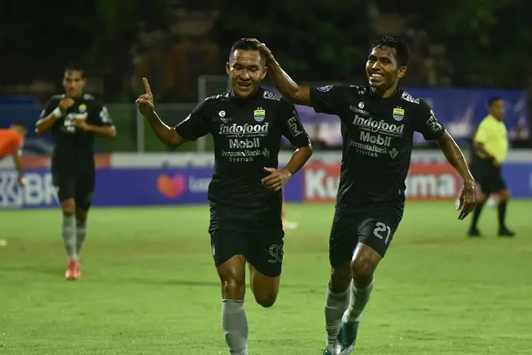FT Persib vs Persiraja 3-1: Maung Bandung Berbagi Puncak Klasemen Liga 1 dengan Bali United