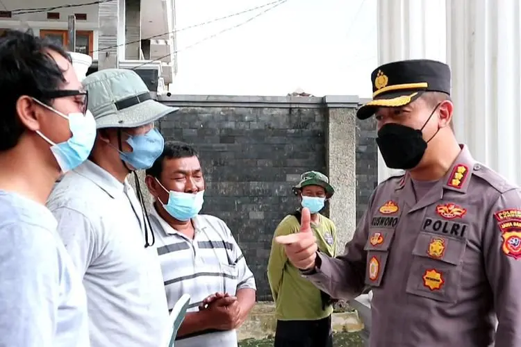Salut! Polresta Bandung Langsung Antar Motor Curian Hasil Penyitaan ke Rumah Pemilknya