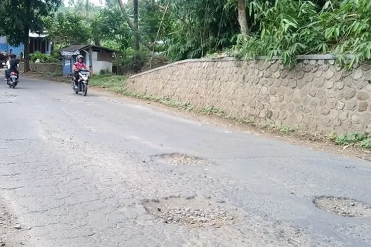Tahun Ini, Kabupaten Garut Uji Coba Aspal Plastik Sepanjang 24 KM