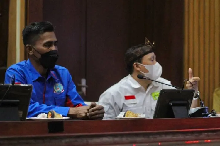 Serap Aspriasi Buruh, Yana Mulyana Bertemu Forum Komunikasi Serikat Pekerja Kota Bandung