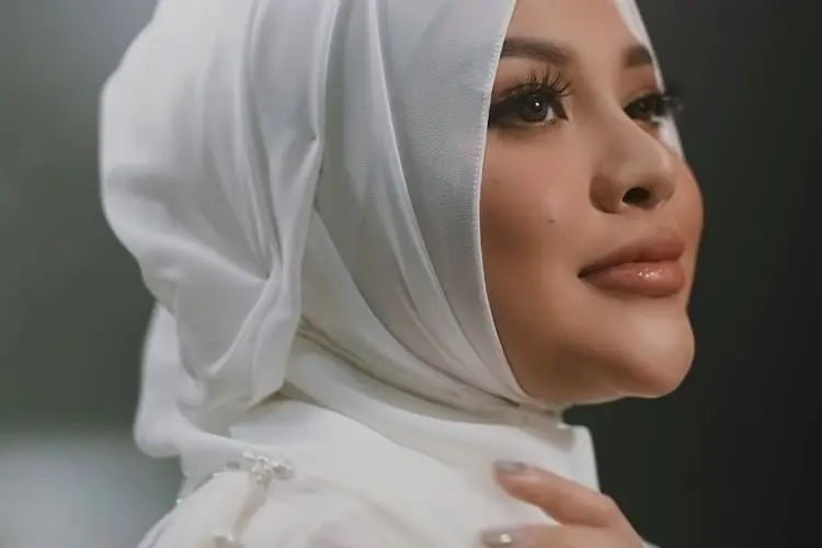 Lirik Lagu Ungkapan Hati - Aurel Hermansyah