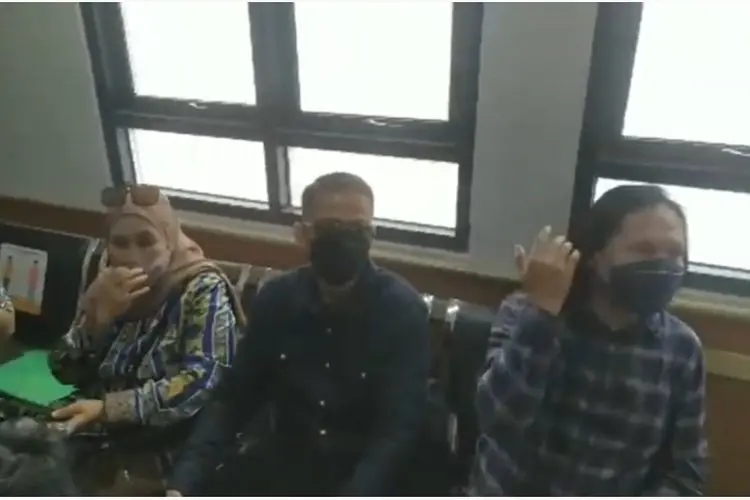 Hadir dengan Pakaian Serba Hitam, Begini Penampilan Doddy Sudrajat di Sidang Lanjutan Hak Asuh Gala Sky