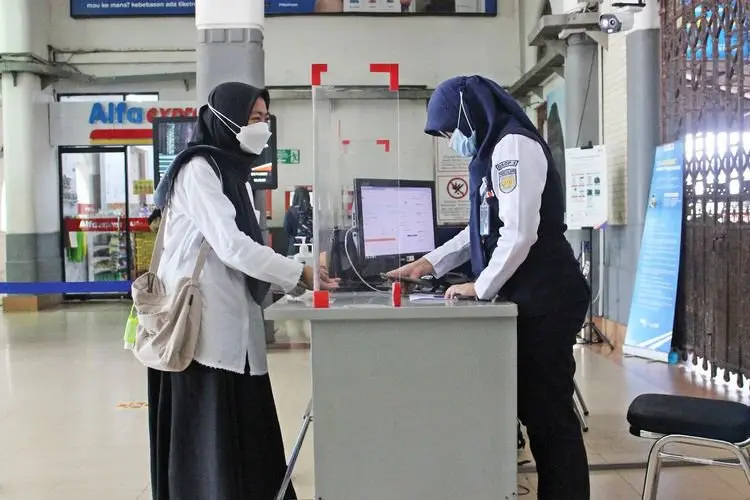 Hore! Mulai Hari Ini Naik Kereta Tak Perlu Lagi Antigen atau PCR