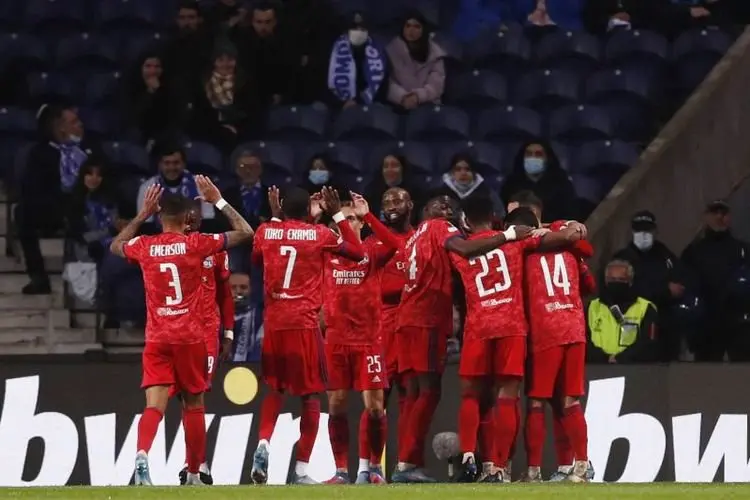 Lucas Paqueta Bawa Lyon Ungguli Porto 1-0