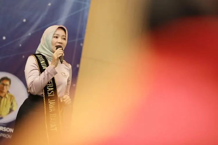 Atalia Ridwan Kamil Ajarkan Pentingnya Literasi Keuangan kepada Pelajar di Bekasi