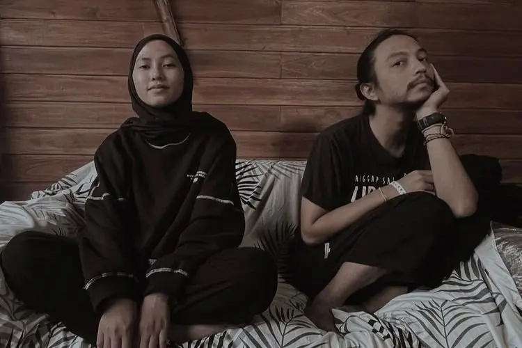 Lirik Lagu Runtuh â Feby Putri Feat Fiersa Besari