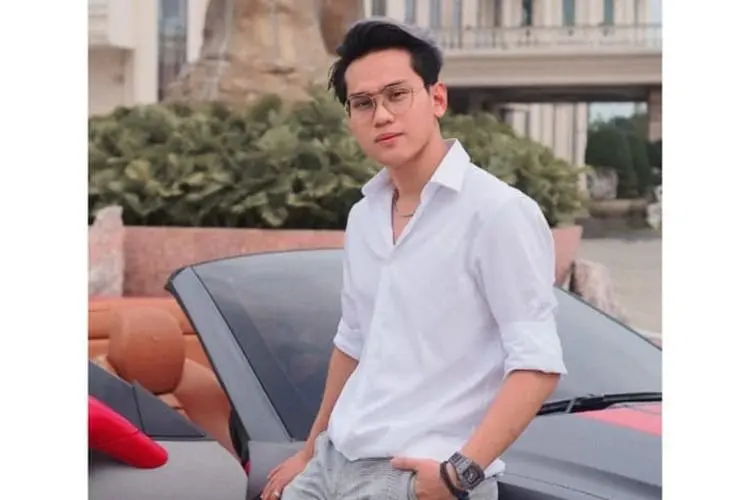 Penyidik Sita Mobil Tesla hingga Ferrari Milik Indra Kenz