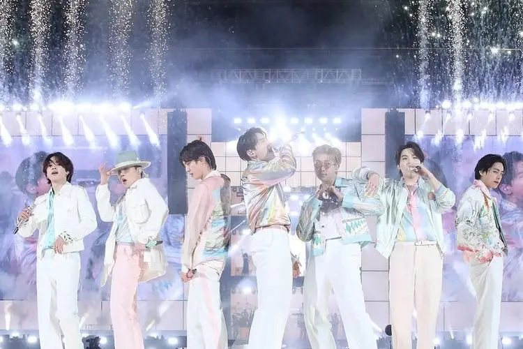 Hari ke 1 Konser 'Permission To Dance On Stage' di Seoul Sukses Digelar, Ini Pesan BTS untuk ARMY saat Konser