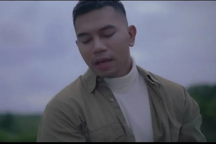 Lirik Lagu Bertahan Terluka â Fabio Asher