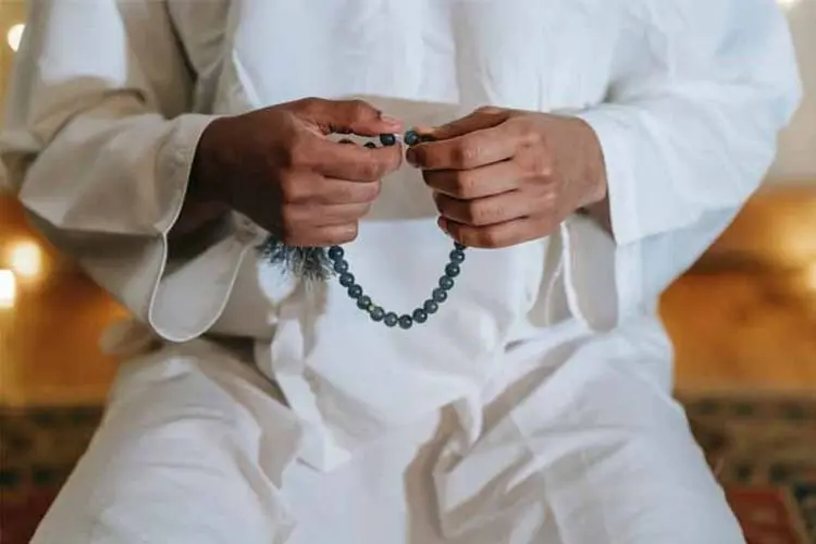 Pikiran Kerap Dirundung Masalah? Coba Baca Doa Ini