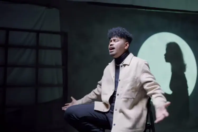 Lirik Lagu Dua Raja Satu Hati â Justy Aldrin Feat Rina Sainyakit