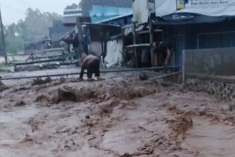 Banjir Rendam Puluhan Rumah di Kampung Rancamanyar Pangalengan
