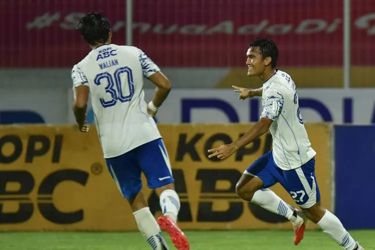 Kalahkan Madura United, Robert Alberts Sebut Kado Manis HUT Persib ke-89