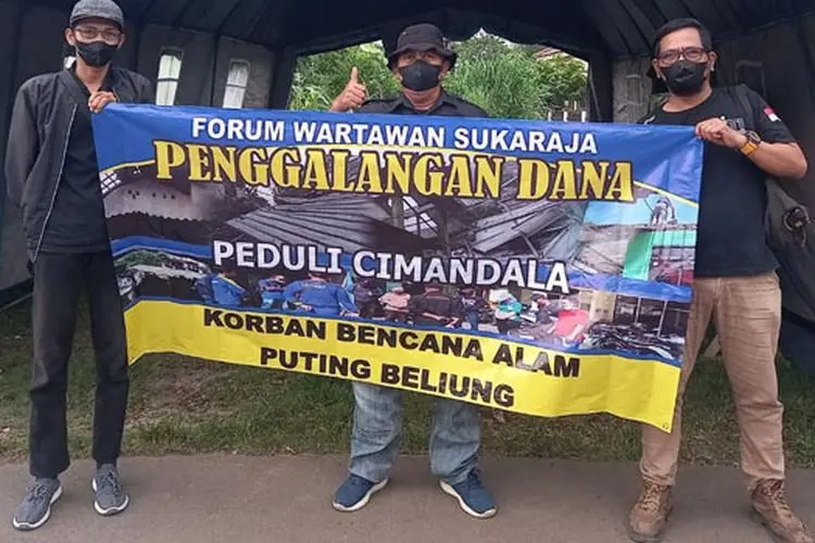 Forum Wartawan Sukaraja Galang Dana untuk Korban Puting Beliung di Desa Cimandala Bogor