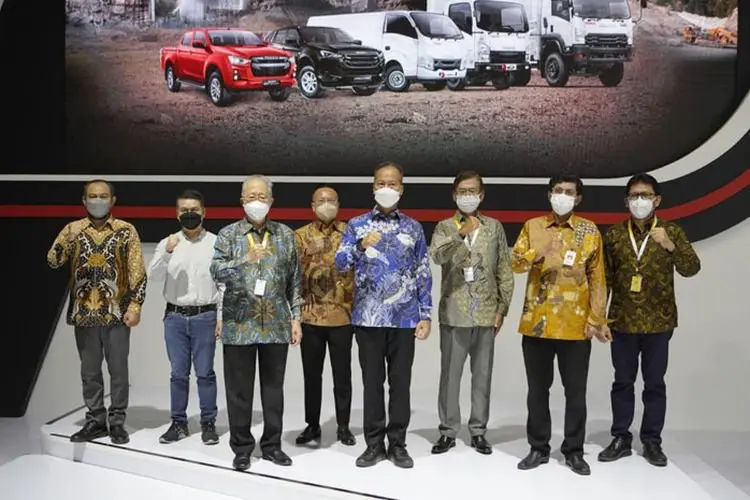 Isuzu dan Industri Pengguna Kendaraan Niaga Diesel Dukung Euro 4