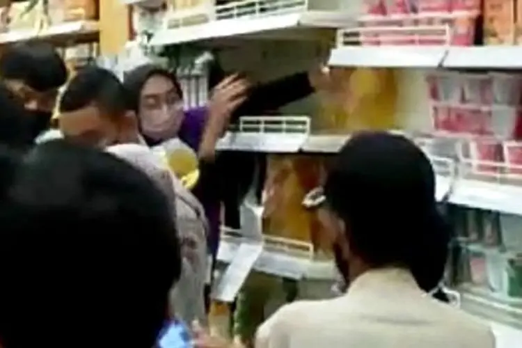 Harga Minyak Goreng Kemasan Kembali ke Mekanisme Pasar, Emak-emak di Garut Puyeng