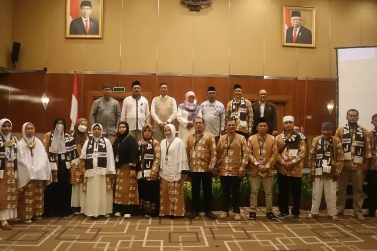 Tertunda Dua Tahun Gara-gara Pandemi, Jaswita Akhirnya Lepas 15 Jamaah Umrah