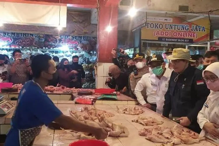 Wamen Pertanian Sidak ke Pasar Agung Depok, Pastikan Pasokan Kebutuhan Pokok Aman