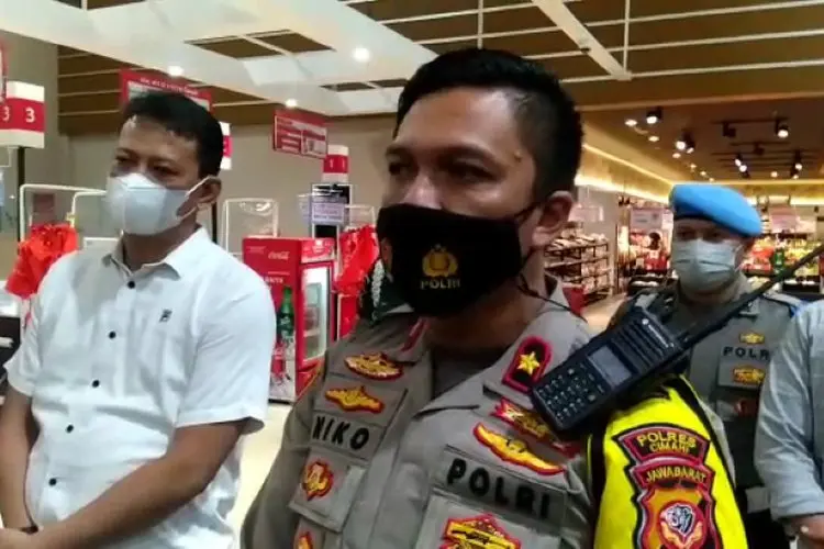 Minyak Goreng Kemasan Mendadak Aman, Tim Satgas Pangan Polres Cimahi Lakukan Sidak