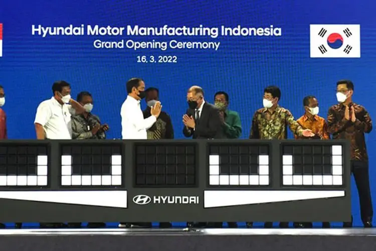 Presiden Jokowi Resmikan Mobil Listrik Rakitan Indonesia, PLN Dukung Infrastruktur dan Pasokan Listrik