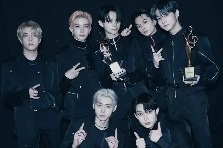 Lirik Lagu Polaroid Love â ENHYPEN