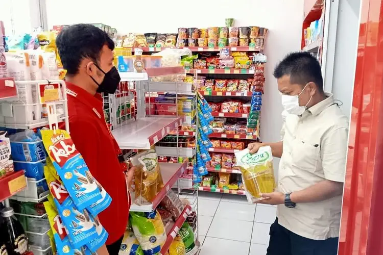 Polresta Bandung Serentak Cek Persediaan Minyak Goreng di Kabupaten Bandung