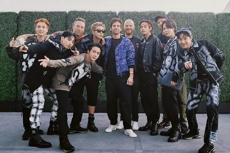 Masuk Nominasi yang Sama, Chris Martin Coldplay Ingin BTS Menang di Acara Grammy Award 2022
