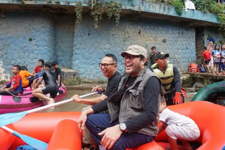 Ono Surono Ajak Masyarakat Ubah Sungai Jadi Halaman Asri dan Indah