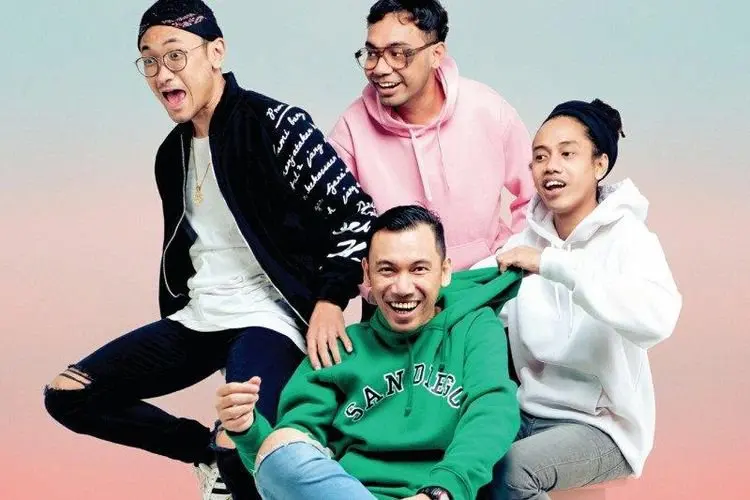 Lirik Lagu Palsu â Lalahuta Feat Ari Pramundito