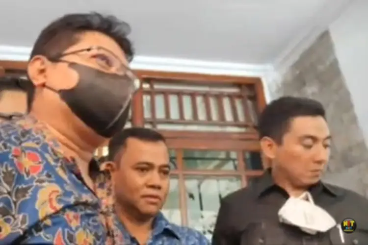 Cek Kondisi Gala Sky, Majelis Hakim PA Jakbar Sambangi Kediaman Mertua Vanessa Angel