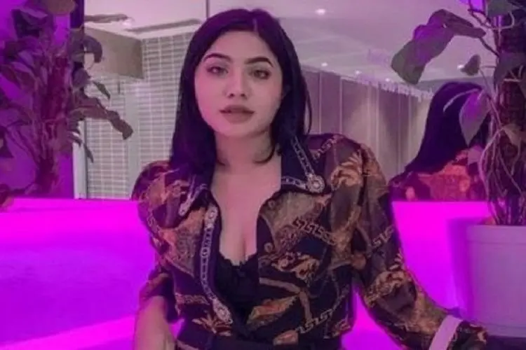 Kerap Unggah Foto 'Cosplay', Dea OnlyFans Ngaku Sering Diajak Check In