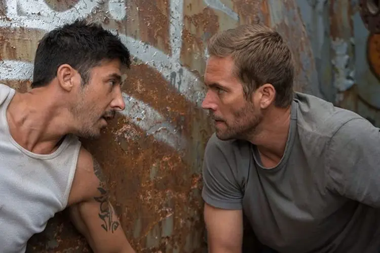 Sinopsis Brick Mansions Tayang di Bioskop Trans TV , Aksi Paul Walker dalam Penyamaran Polisi