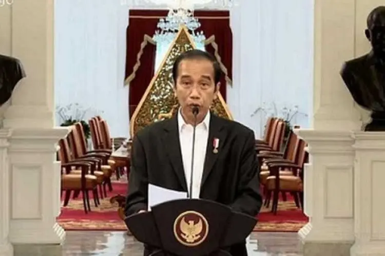 Nadiem Makarim Kena Semprot Jokowi, Masa Beli Bangku Sekolah Harus Impor