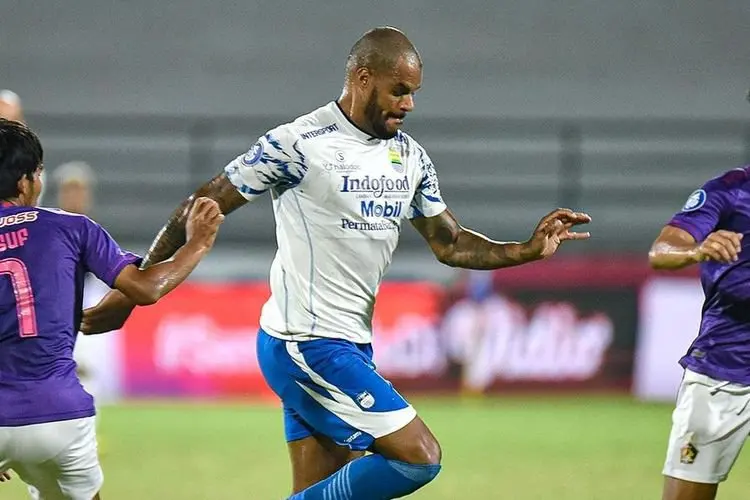 Turun Minum, Persib Bandung vs Persik Kediri Belum Cetak Gol